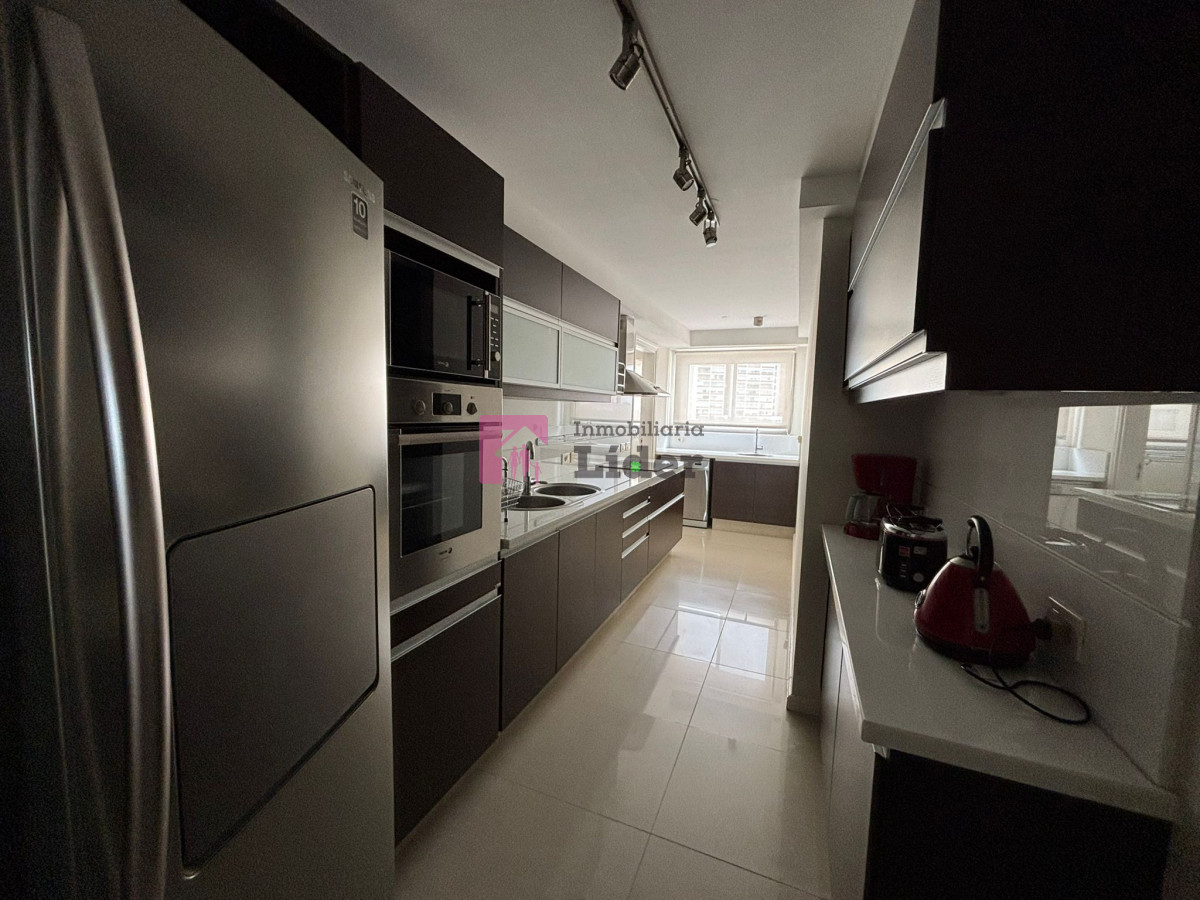 Apartamento ID.591 - HERMOSO APTO FRENTE A LOS DEDOS! EXCELENTE PUNTO!