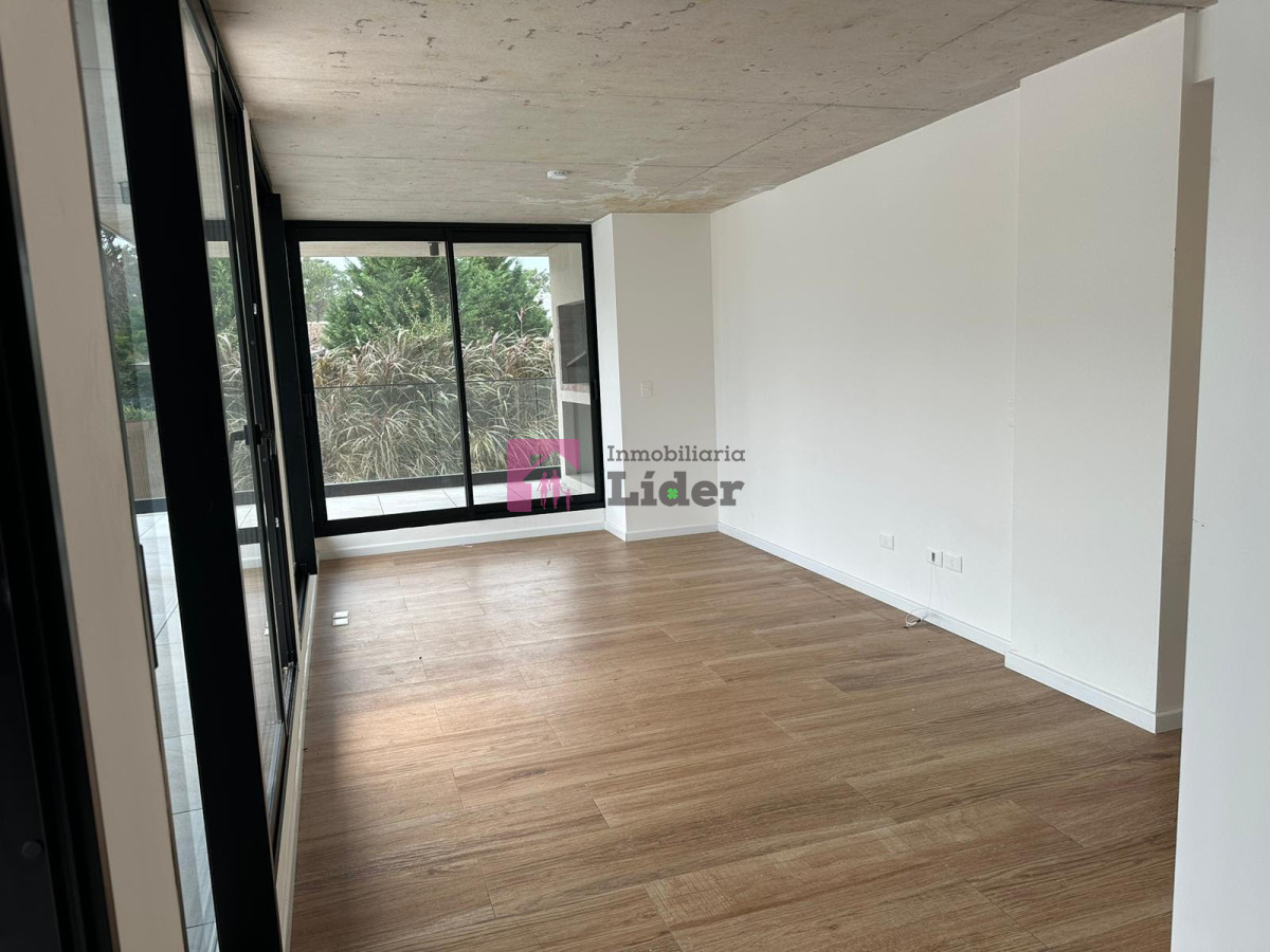 Apartamento ID.581 - Apartamento 2 dormitorios en primera linea, Punta del Este