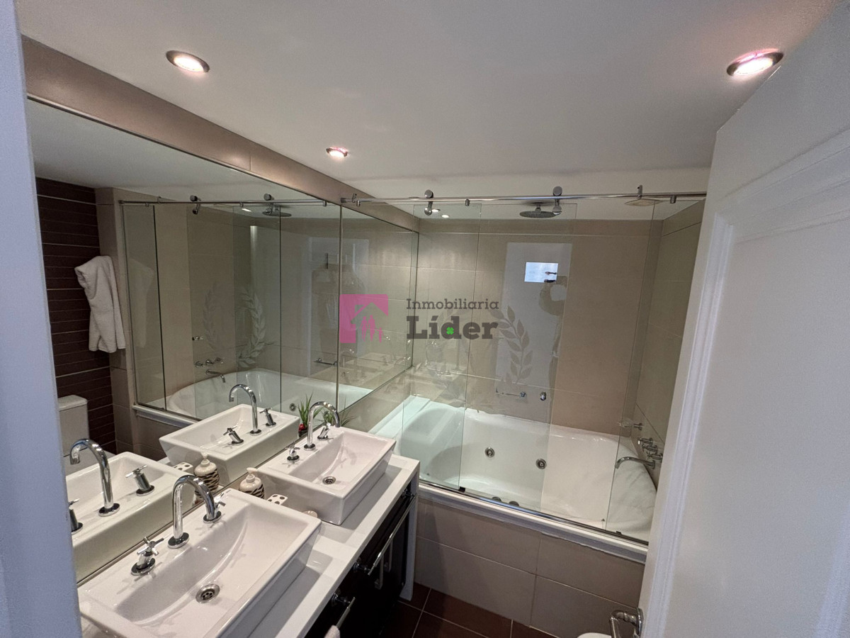 Apartamento ID.595 - PRIMERA LINEA-FRENTE A LOS DEDOS!!