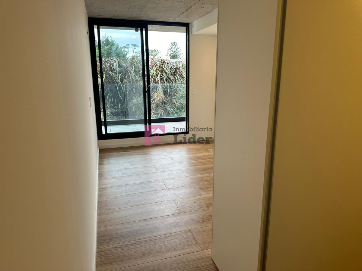Apartamento ID.581 - Apartamento 2 dormitorios en primera linea, Punta del Este