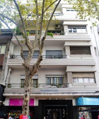 Apartamento De 4 Dormitorios En Centro