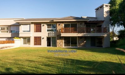 Apartamento 3 Dormitorios + Servicio En Carrasco
