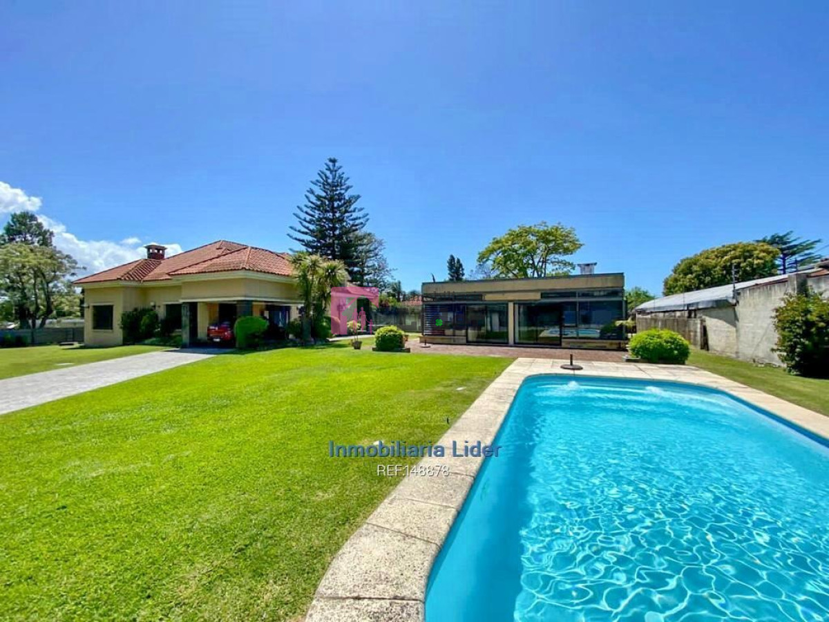 Casa ID.224 - Casa 5 Dormitorios En Carrasco Con Muebles