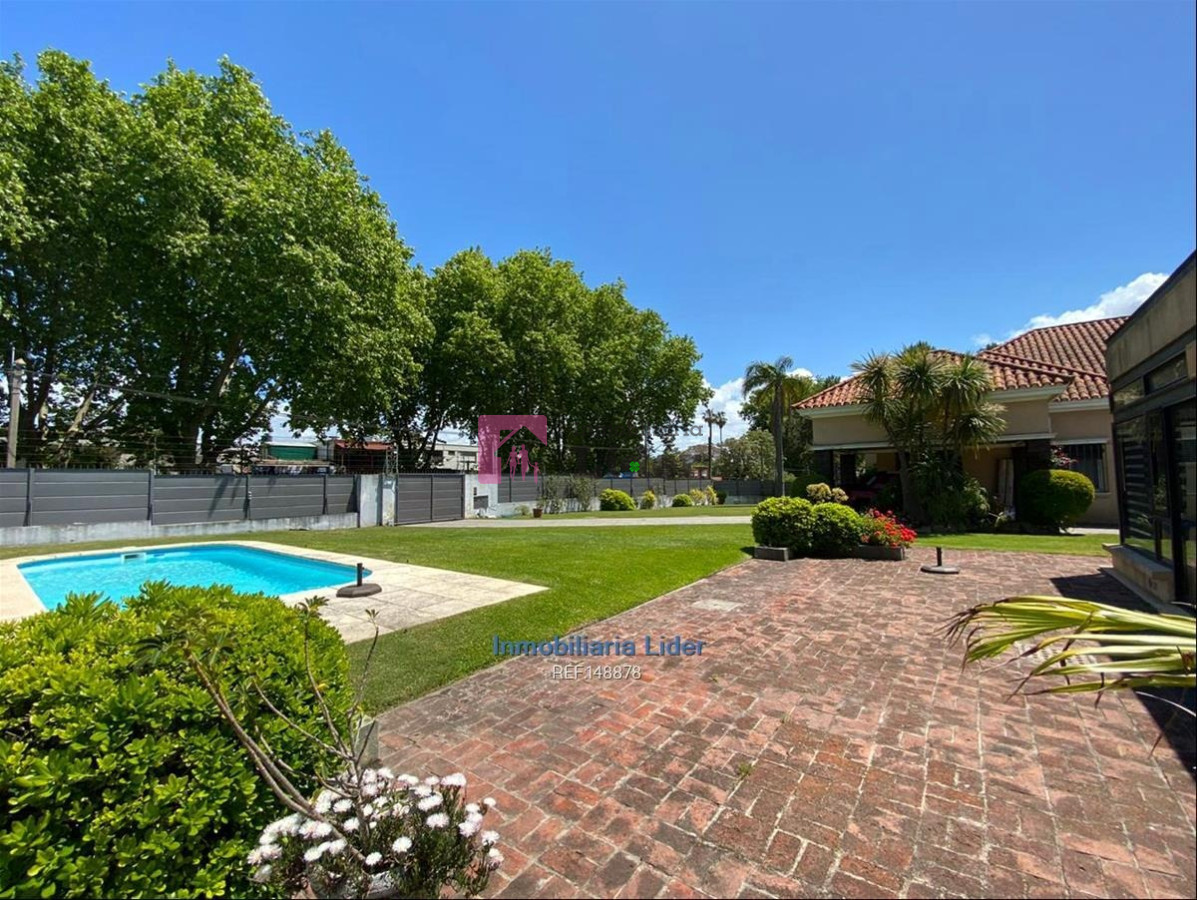Casa ID.224 - Casa 5 Dormitorios En Carrasco Con Muebles