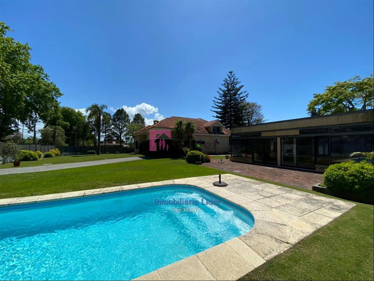 Casa ID.224 - Casa 5 Dormitorios En Carrasco Con Muebles