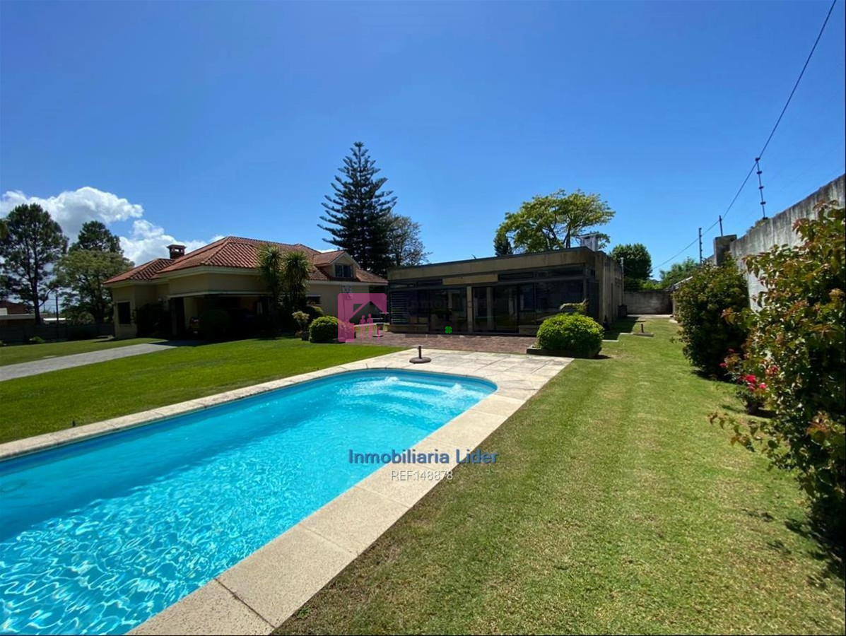 Casa ID.224 - Casa 5 Dormitorios En Carrasco Con Muebles
