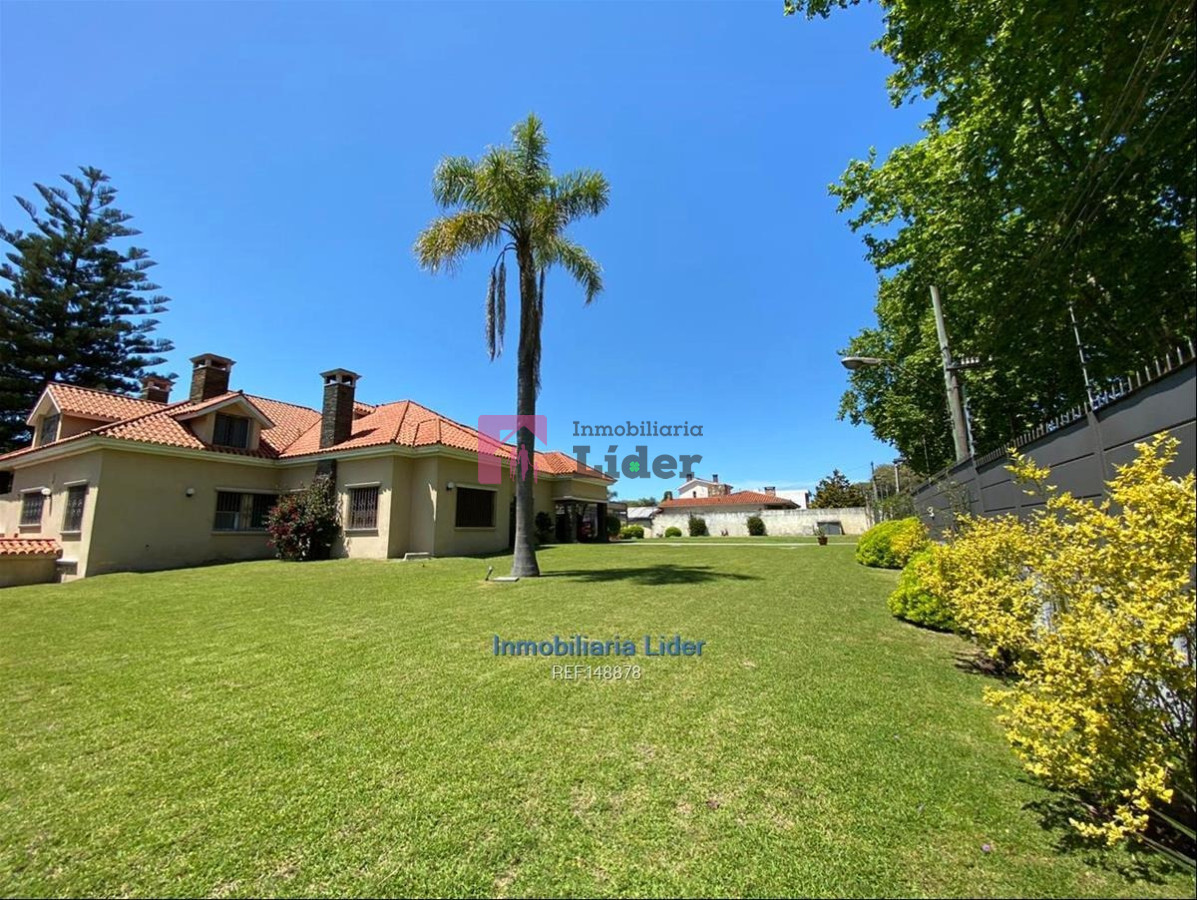 Casa ID.224 - Casa 5 Dormitorios En Carrasco Con Muebles