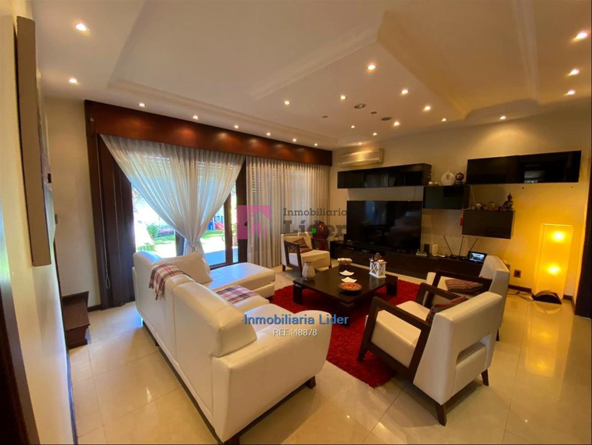 Casa ID.224 - Casa 5 Dormitorios En Carrasco Con Muebles