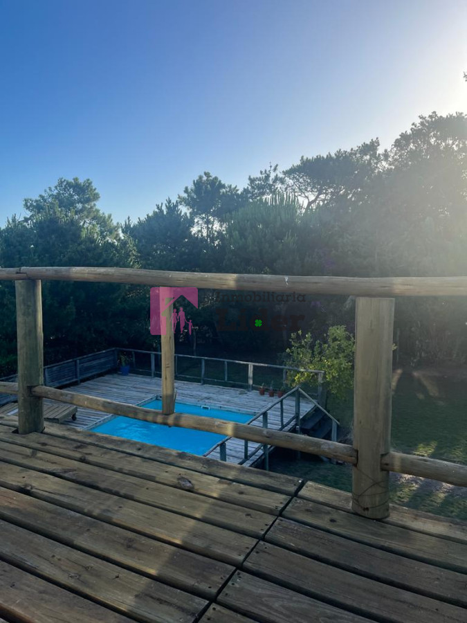 Casa ID.571 - Venta de importante casa en Montoya 