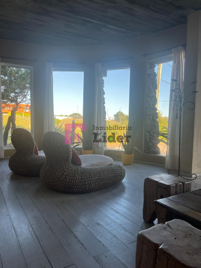 Casa ID.571 - Venta de importante casa en Montoya 