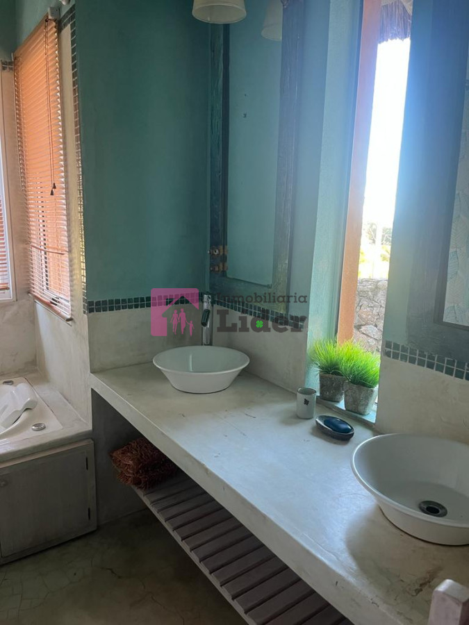 Casa ID.571 - Venta de importante casa en Montoya 