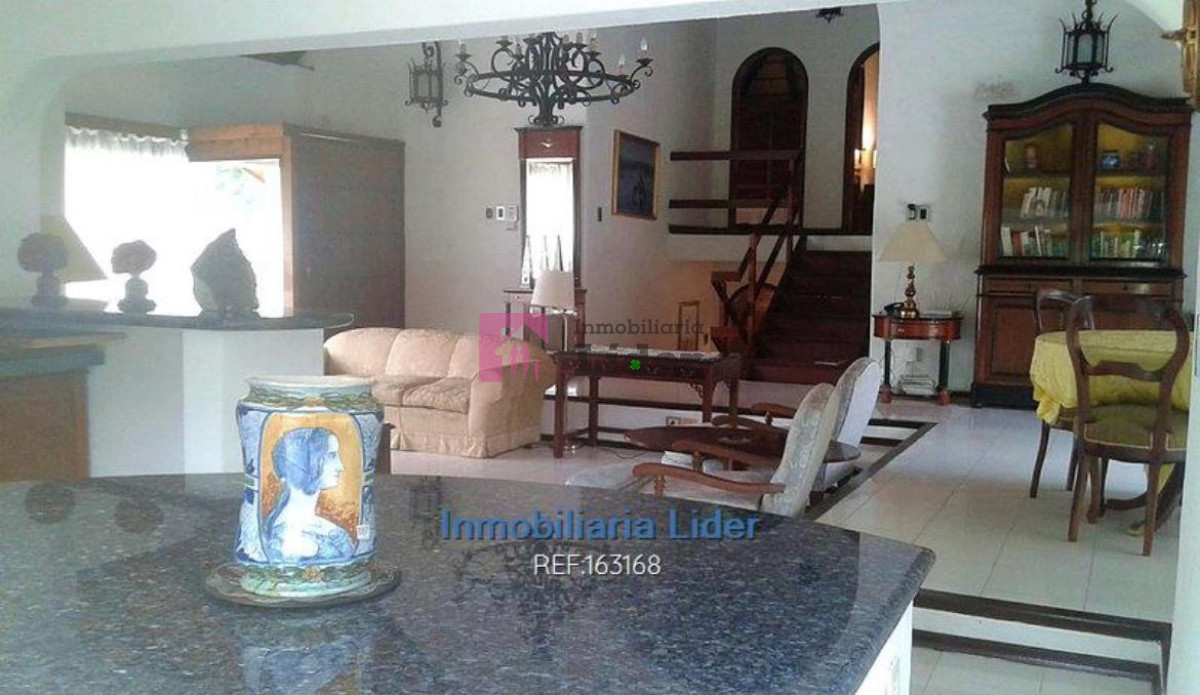 Casa ID.600 - HERMOSA CASA EN PUNTA! 
