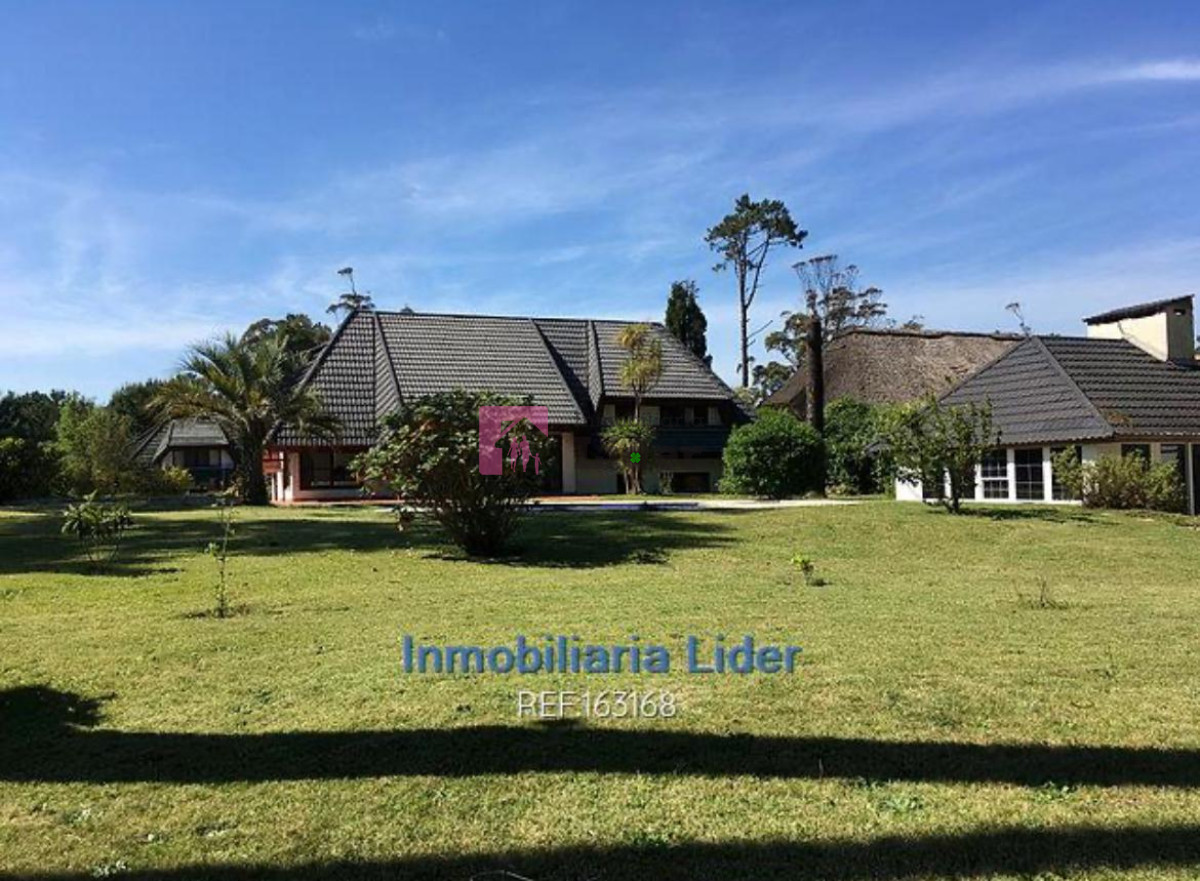 Casa ID.600 - HERMOSA CASA EN PUNTA! 