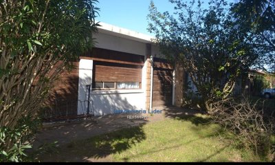 Casa 4 Dormitorios Y Apartamento Al Fondo