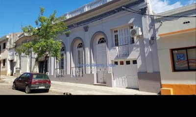 Gran Casa En La Ciudad De Salto Para Vivienda O Inversión