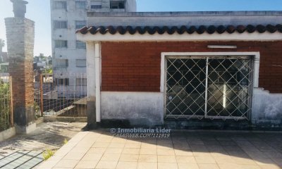 Casa De 4 Dormitorios Y Gran Terreno En Malvín Alto