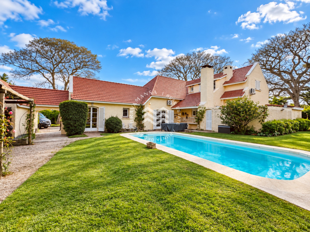 Casa ID.951 - Casa en venta playa mansa Punta del Este 