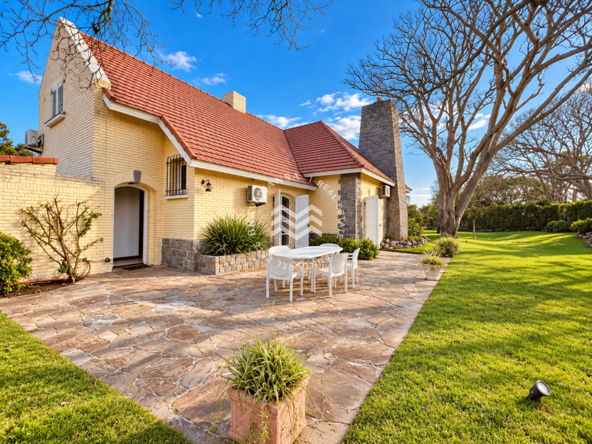 Casa ID.951 - Casa en venta playa mansa Punta del Este 
