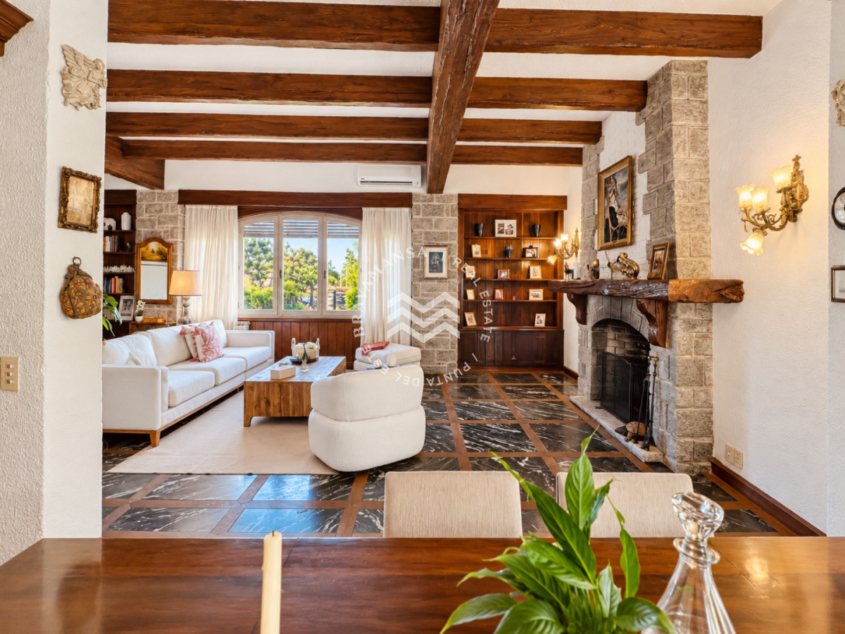 Casa ID.951 - Casa en venta playa mansa Punta del Este 