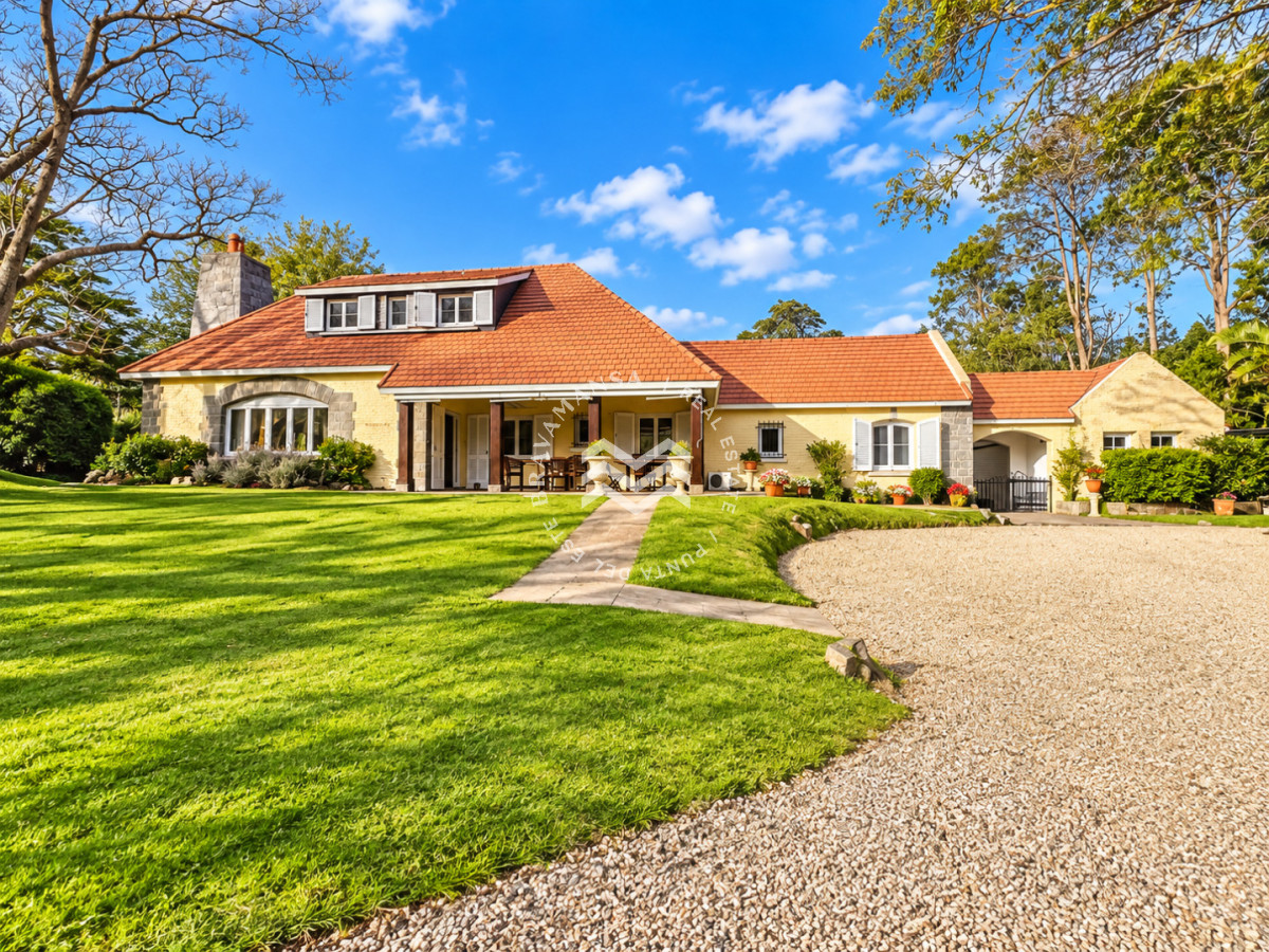 Casa ID.951 - Casa en venta playa mansa Punta del Este 