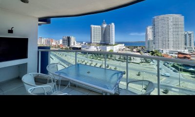 VENTA DE APARTAMENTO DE 2 DORMITORIOS Y SERVICIO EN MANSA EN EDIFICO CASINO TOWER