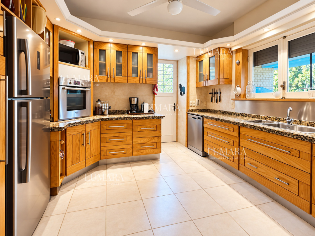 Casa ID.3999 - Casa en venta playa mansa Punta del Este 