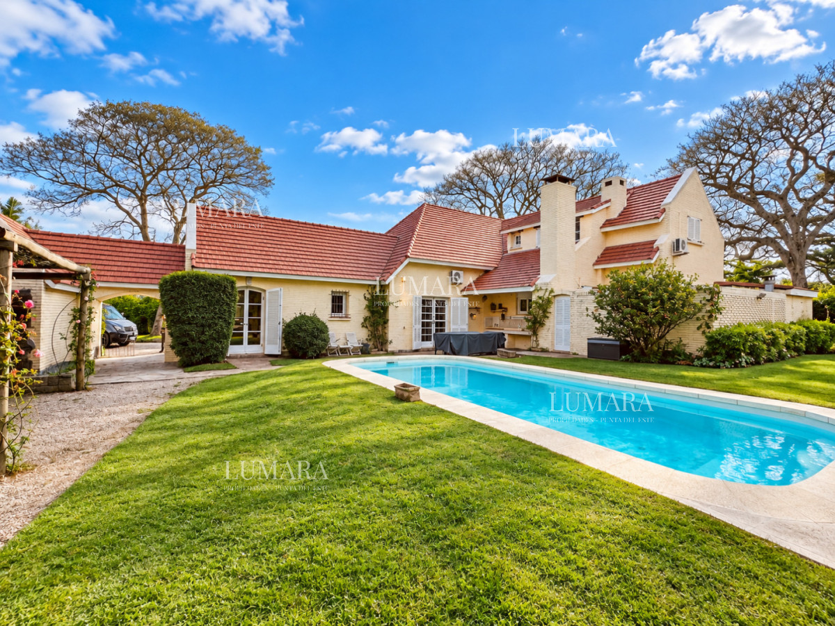 Casa ID.3999 - Casa en venta playa mansa Punta del Este 