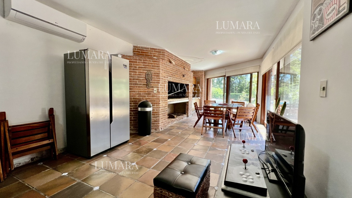 Casa ID.3998 - Casa punta del este playa mansa con piscina 