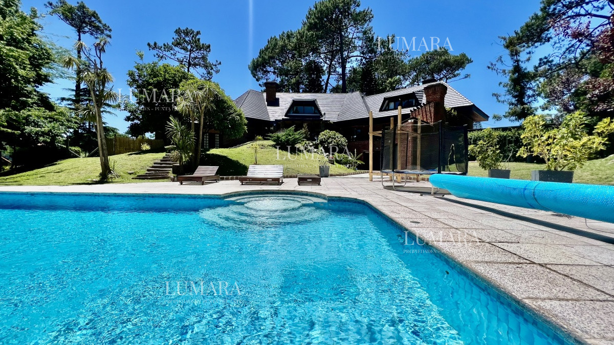 Casa ID.3998 - Casa punta del este playa mansa con piscina 