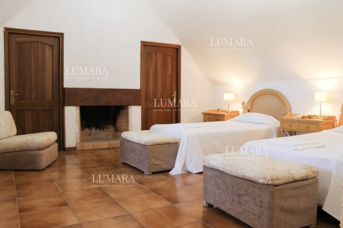 Casa ID.3998 - Casa punta del este playa mansa con piscina 