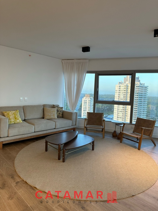 Apartamento ID.595 - Departamento de dos dormitorios en suite y toilette Trump Tower Playa Brava Punta del Este Uruguay