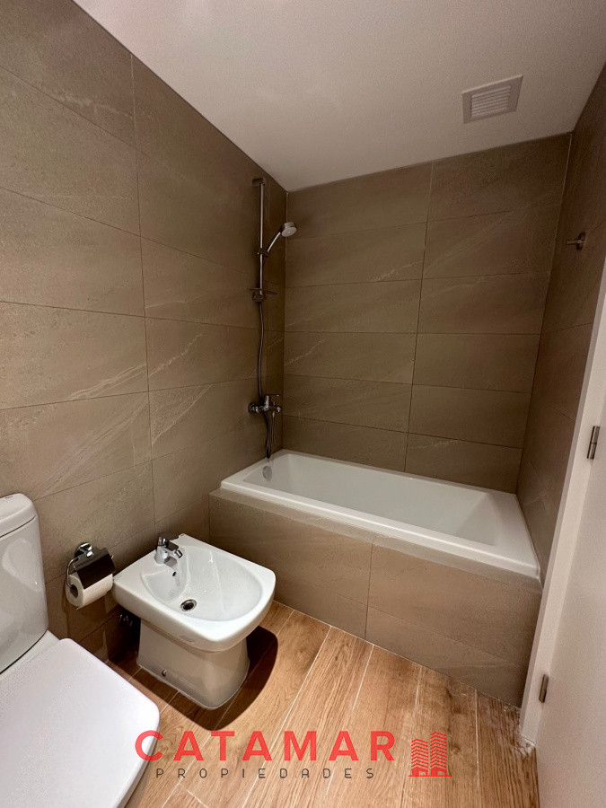 Apartamento ID.595 - Departamento de dos dormitorios en suite y toilette Trump Tower Playa Brava Punta del Este Uruguay