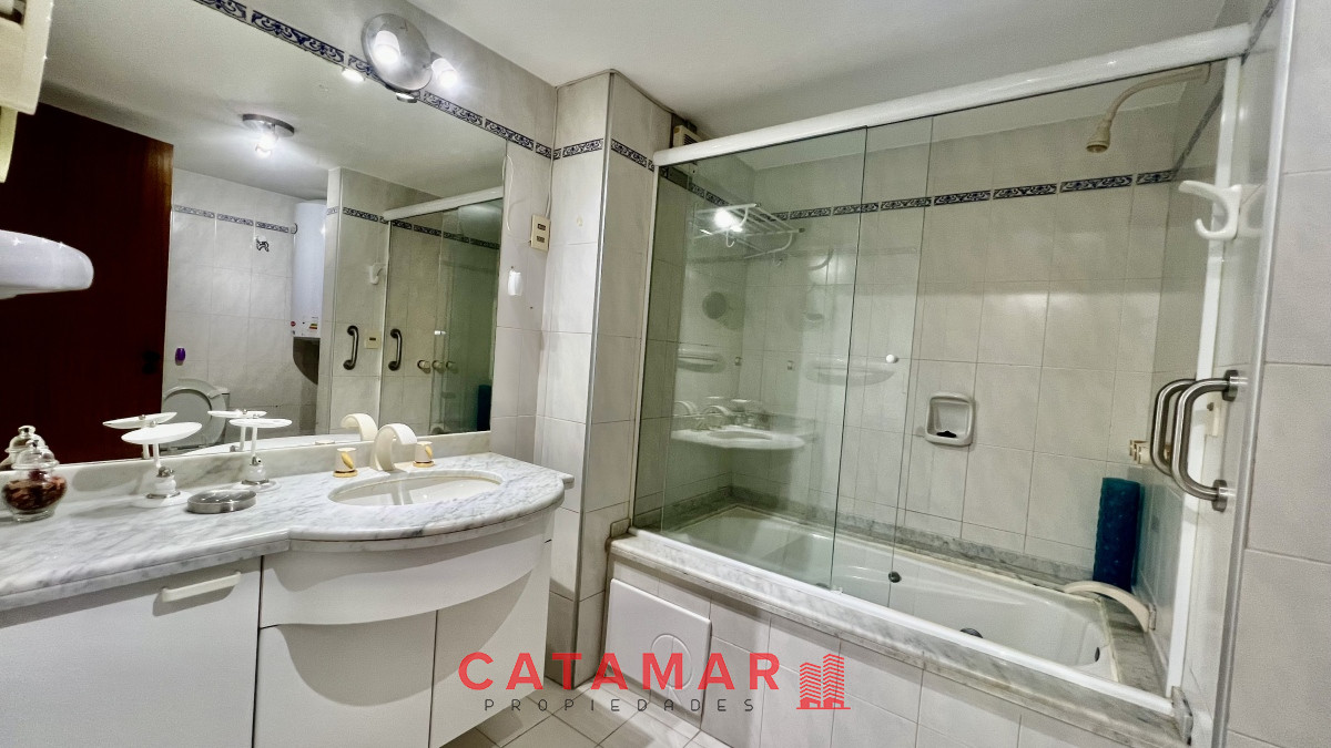 Apartamento ID.771 - Departamento un dormitorio y medio Edificio Long Beach Punta del Este