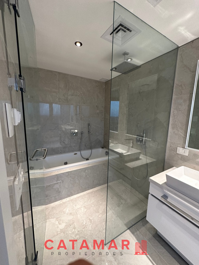 Apartamento ID.595 - Departamento de dos dormitorios en suite y toilette Trump Tower Playa Brava Punta del Este Uruguay