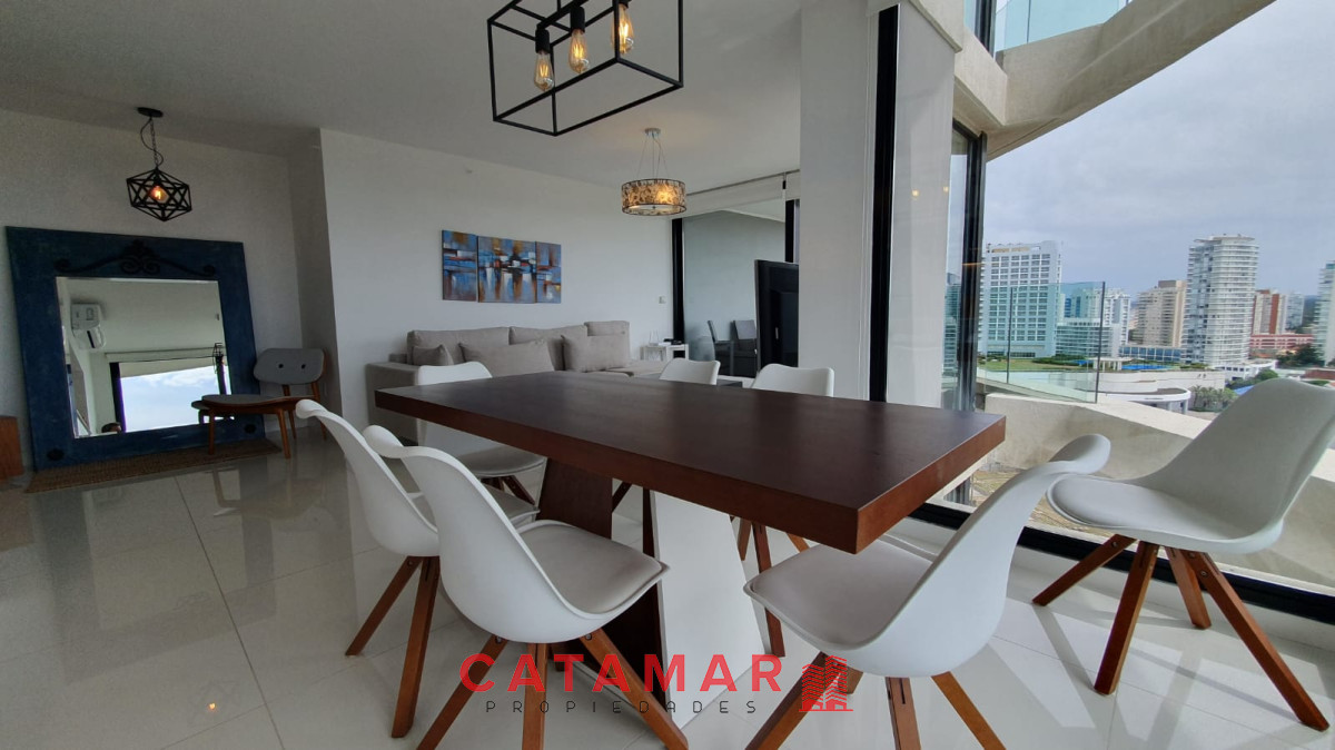 Apartamento ID.229 - Venta departamento tres dormitorios en suite importante torre zona Mansa Punta del este