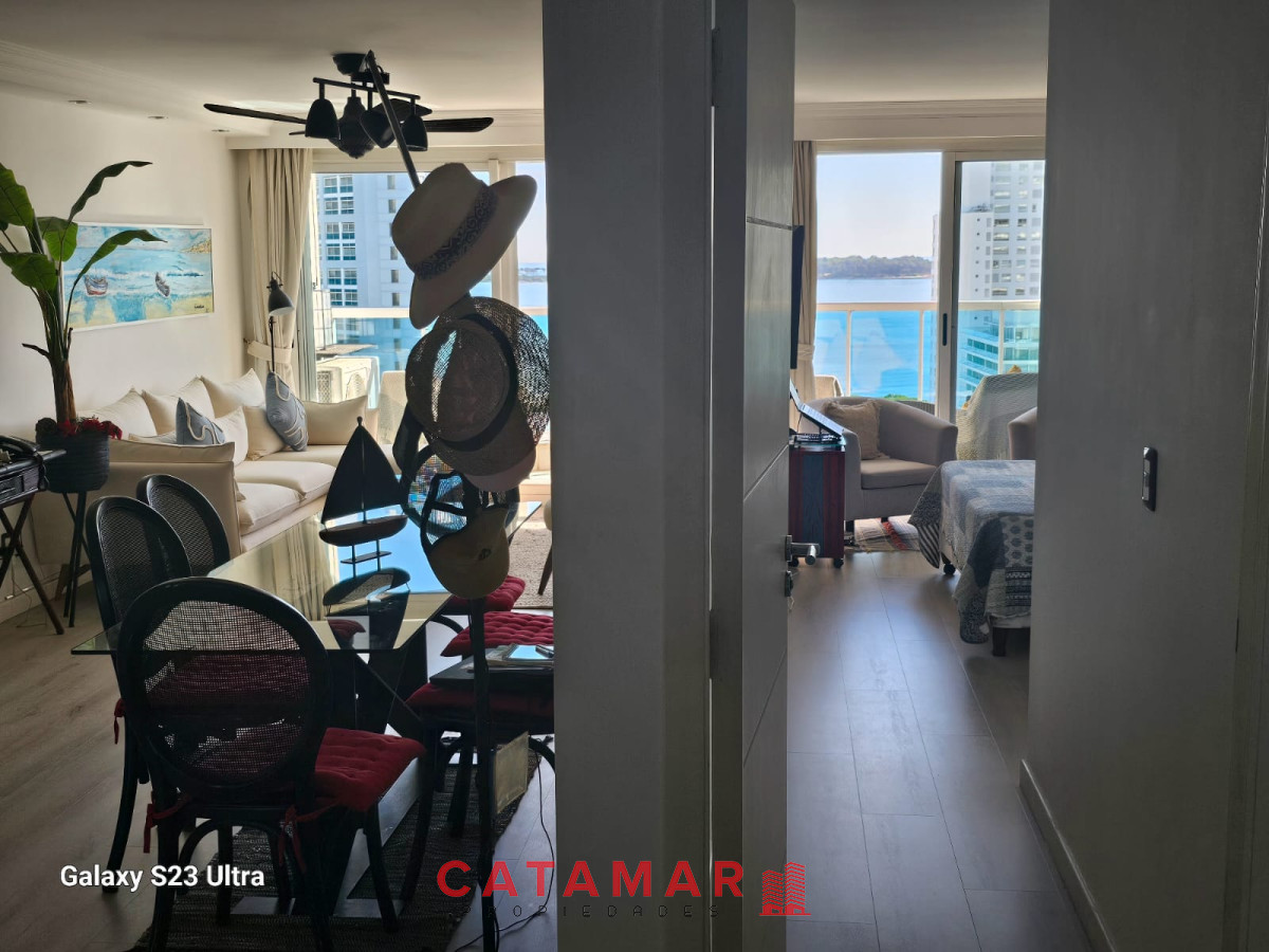 Apartamento ID.785 - Departamento Casino Tower dos dormitorios y medio Playa Mansa Punta del Este