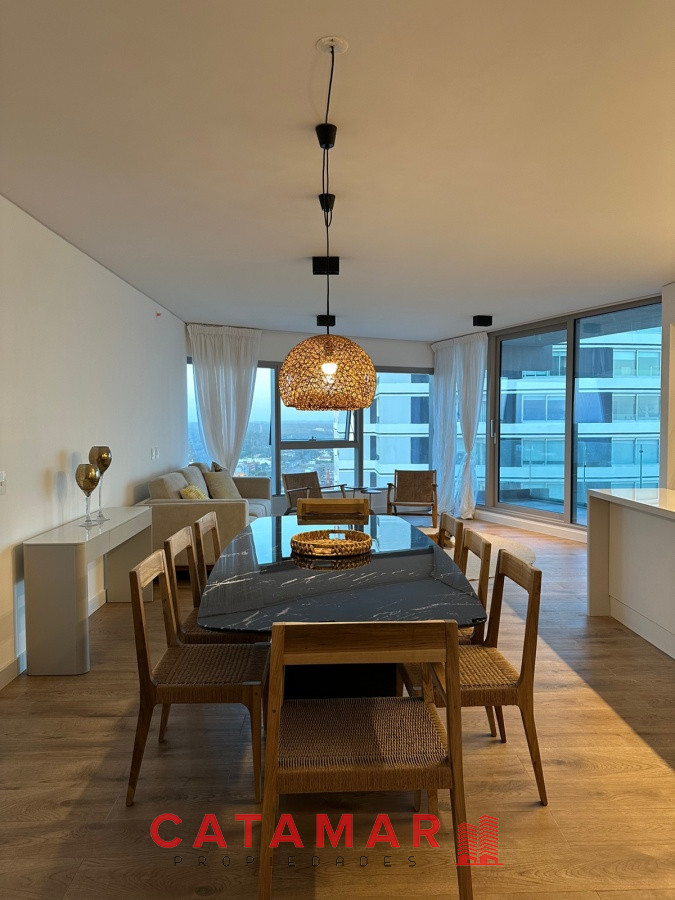 Apartamento ID.595 - Departamento de dos dormitorios en suite y toilette Trump Tower Playa Brava Punta del Este Uruguay
