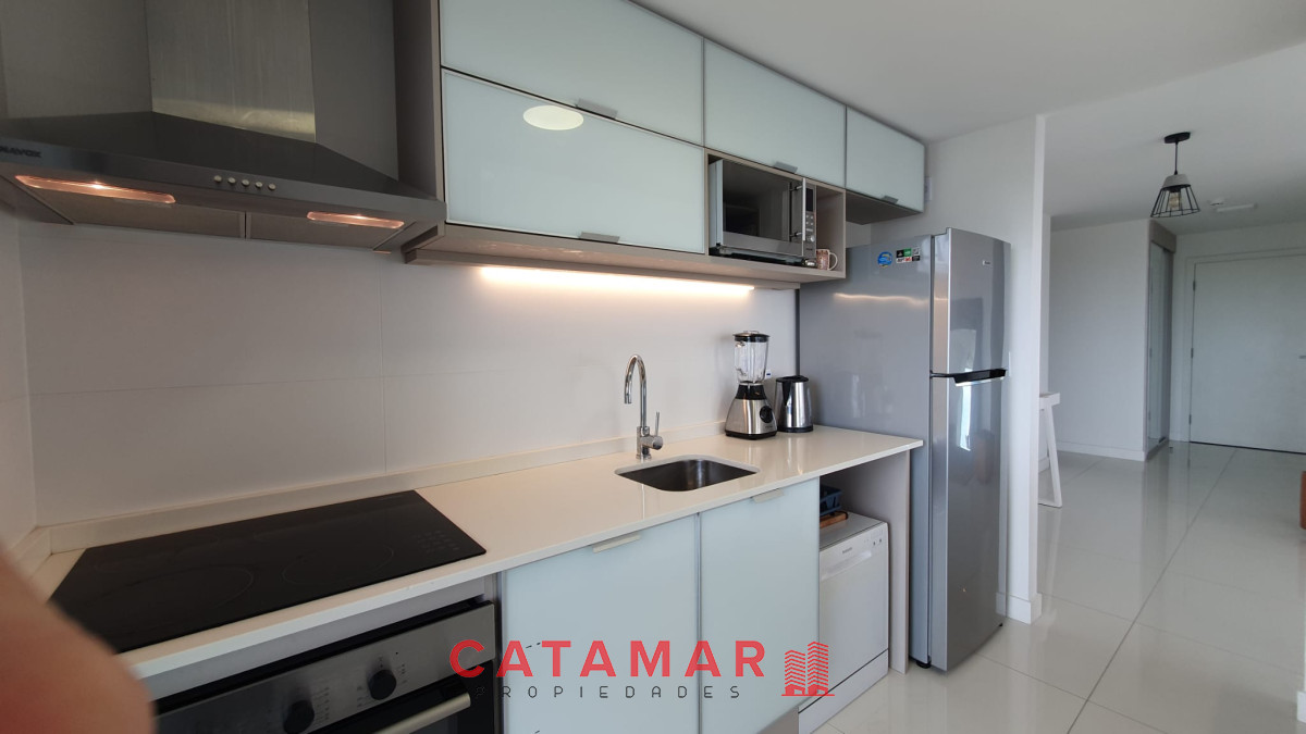 Apartamento ID.229 - Venta departamento tres dormitorios en suite importante torre zona Mansa Punta del este