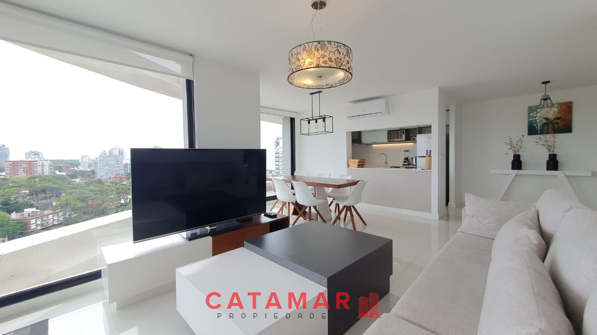 Apartamento ID.229 - Venta departamento tres dormitorios en suite importante torre zona Mansa Punta del este