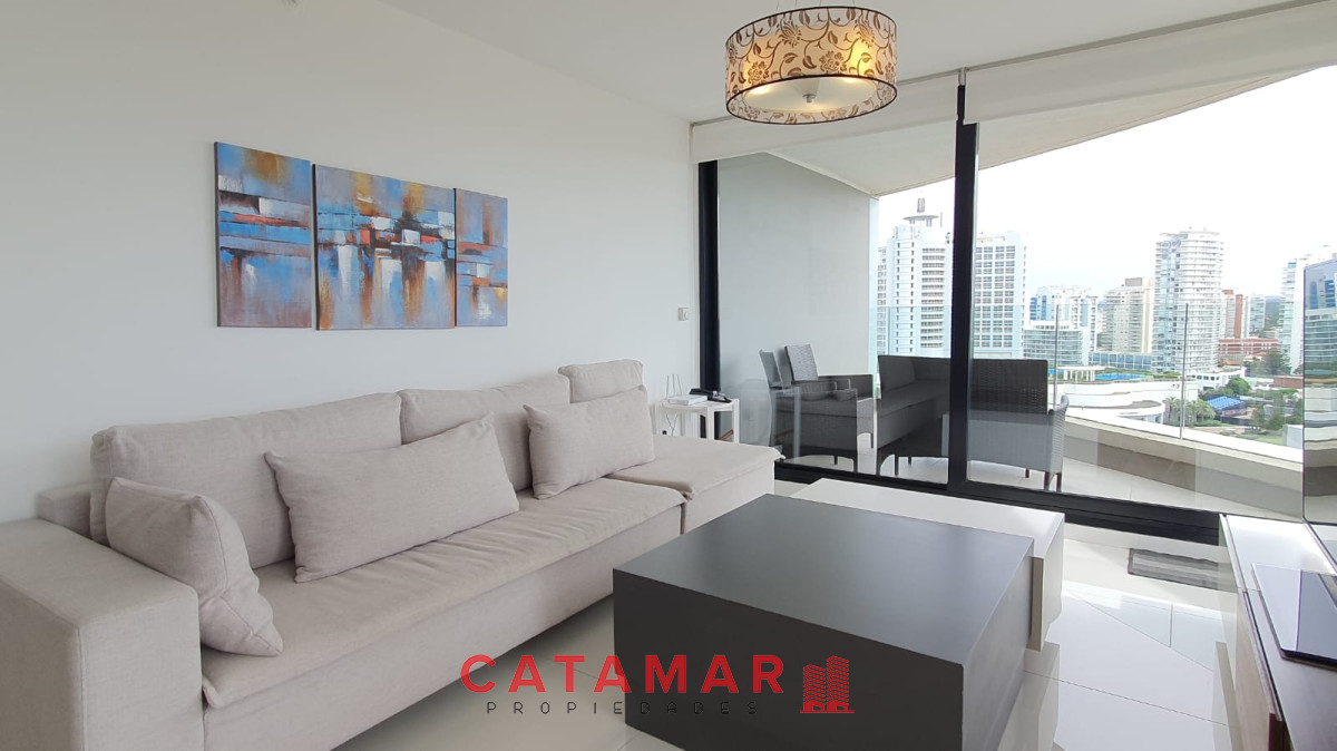 Apartamento ID.229 - Venta departamento tres dormitorios en suite importante torre zona Mansa Punta del este