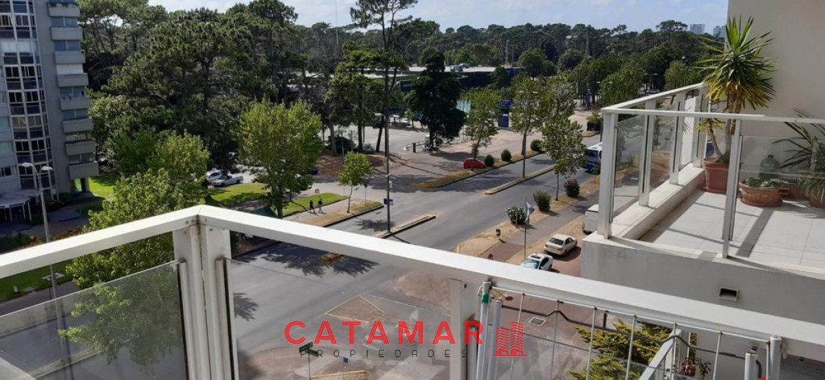 Apartamento ID.594 - Venta departamento torre Vivaldi punta del este