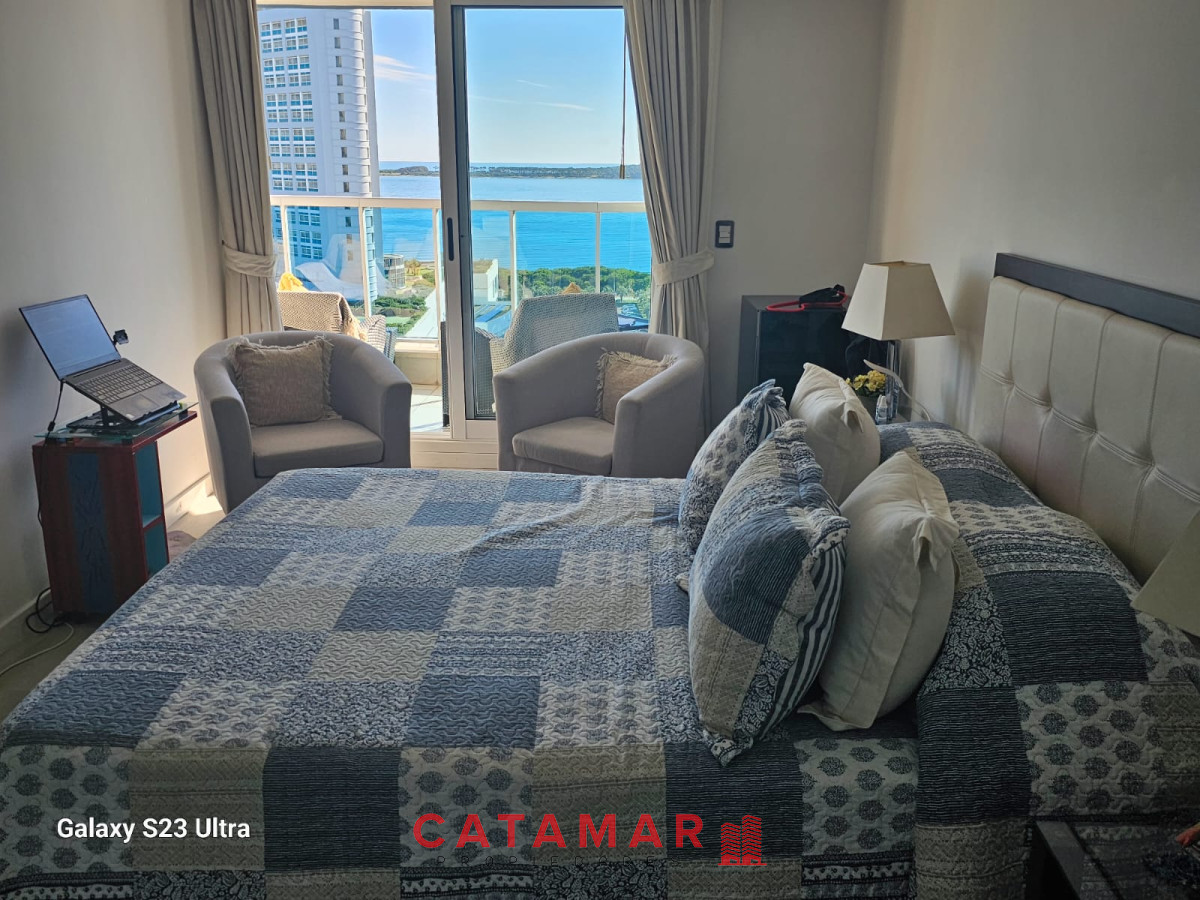 Apartamento ID.785 - Departamento Casino Tower dos dormitorios y medio Playa Mansa Punta del Este