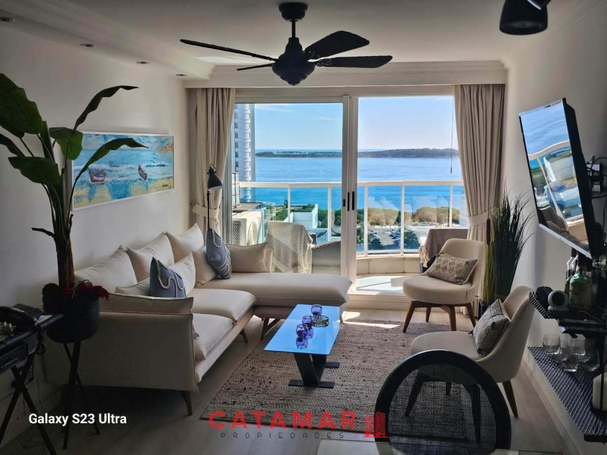 Apartamento ID.785 - Departamento Casino Tower dos dormitorios y medio Playa Mansa Punta del Este