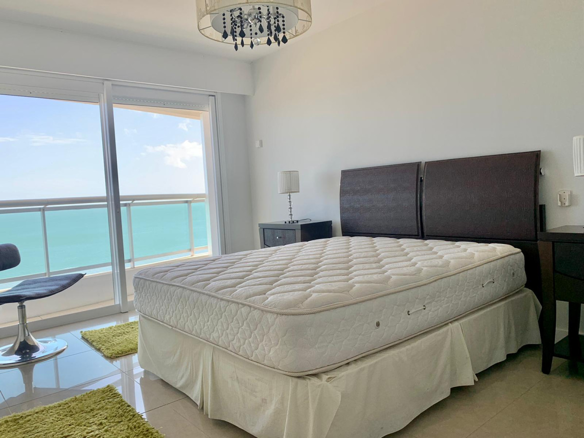 Apartamento ID.498 - Departamento primera linea punta del este tres dormitorios Aquarela  Punta del este 
