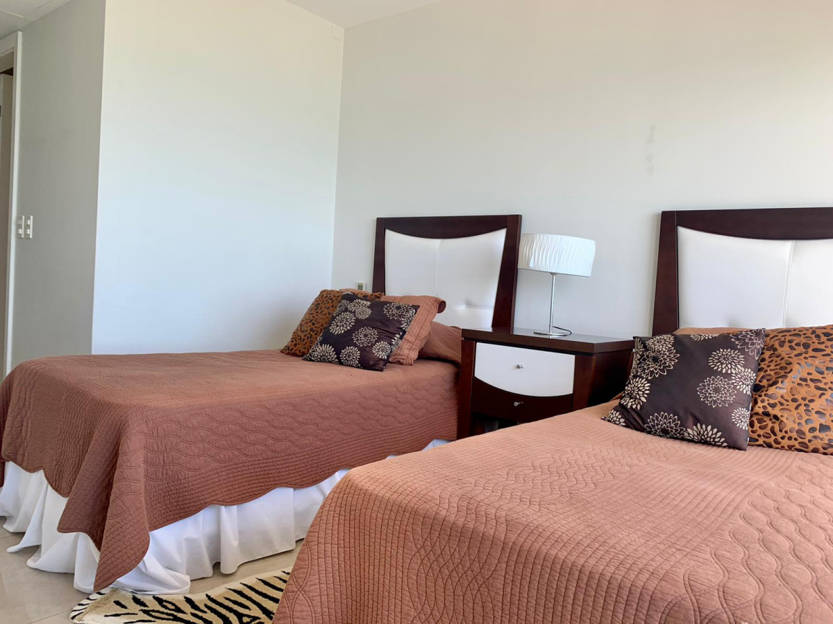 Apartamento ID.498 - Departamento primera linea punta del este tres dormitorios Aquarela  Punta del este 