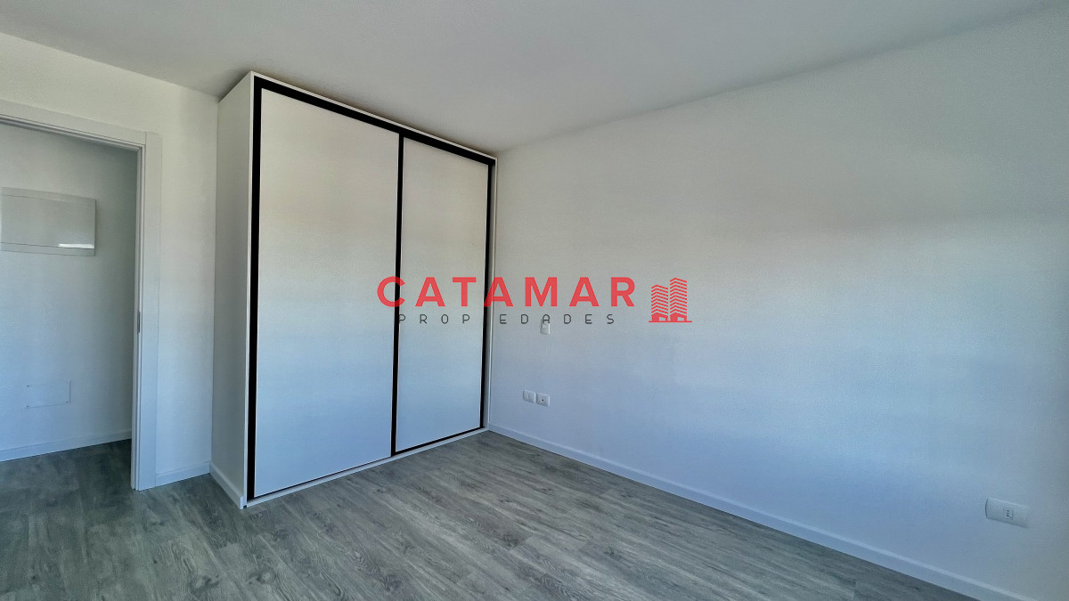 Apartamento ID.717 - Alquiler anual departamento edificio Italia maldonado