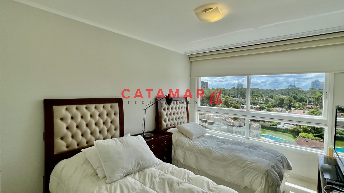 Apartamento ID.742 - Apartamento primera linea playa mansa Le Jardin en venta