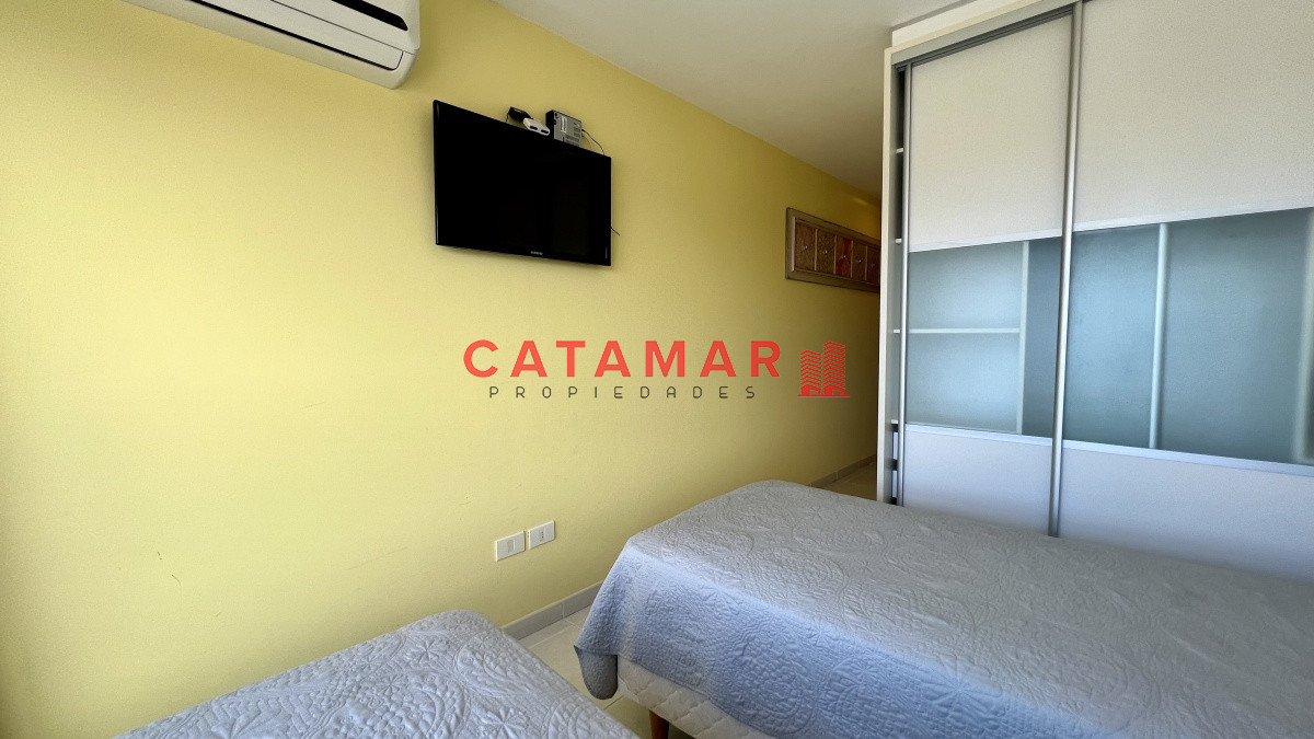 Apartamento ID.490 - Departamento dos dormitorios vista al mar Playa Mansa Punta del Este