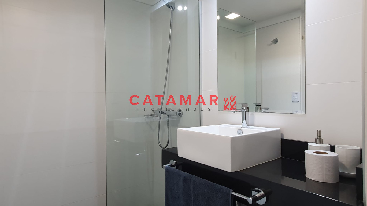Apartamento ID.229 - Venta departamento tres dormitorios en suite importante torre zona Mansa Punta del este