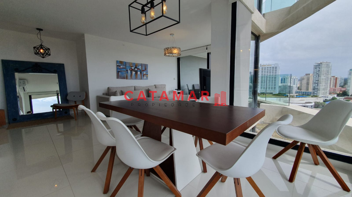 Apartamento ID.229 - Venta departamento tres dormitorios en suite importante torre zona Mansa Punta del este
